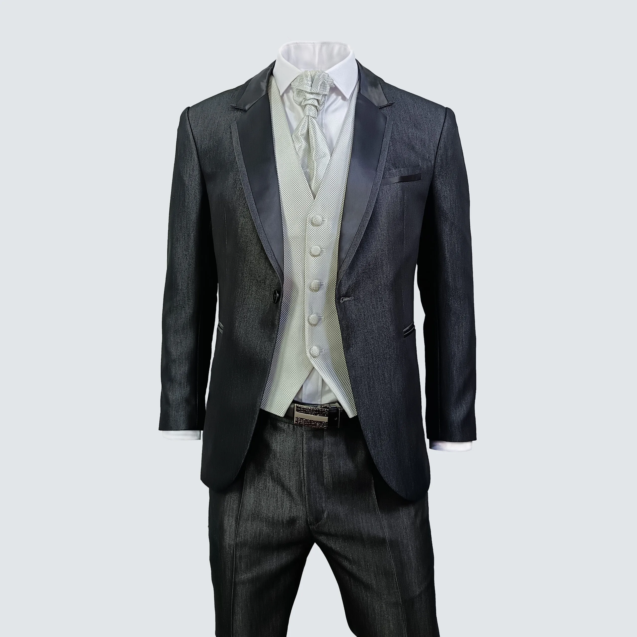 ESMOQUIN GRIS (con solapa en "V" - detalles negros)