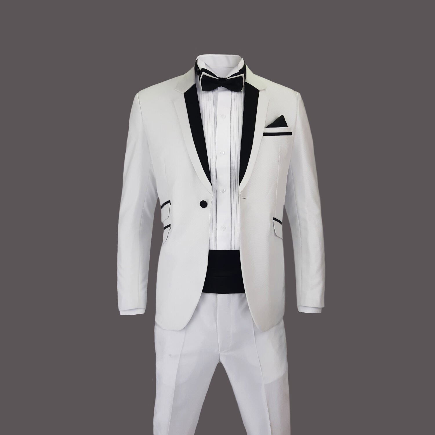 ESMOQUIN BLANCO CON SOLAPA NEGRA (dos piezas)